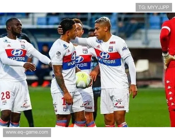 皇马锋线新三叉戟初现端倪,姆巴佩携手维尼修斯与罗德里戈掀起进攻风暴 皇马锋线新三叉戟初现端倪,姆巴佩携手维尼修斯与罗德里戈掀起进攻风暴